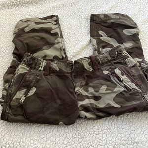 Gap Camo Cargo Capri 4